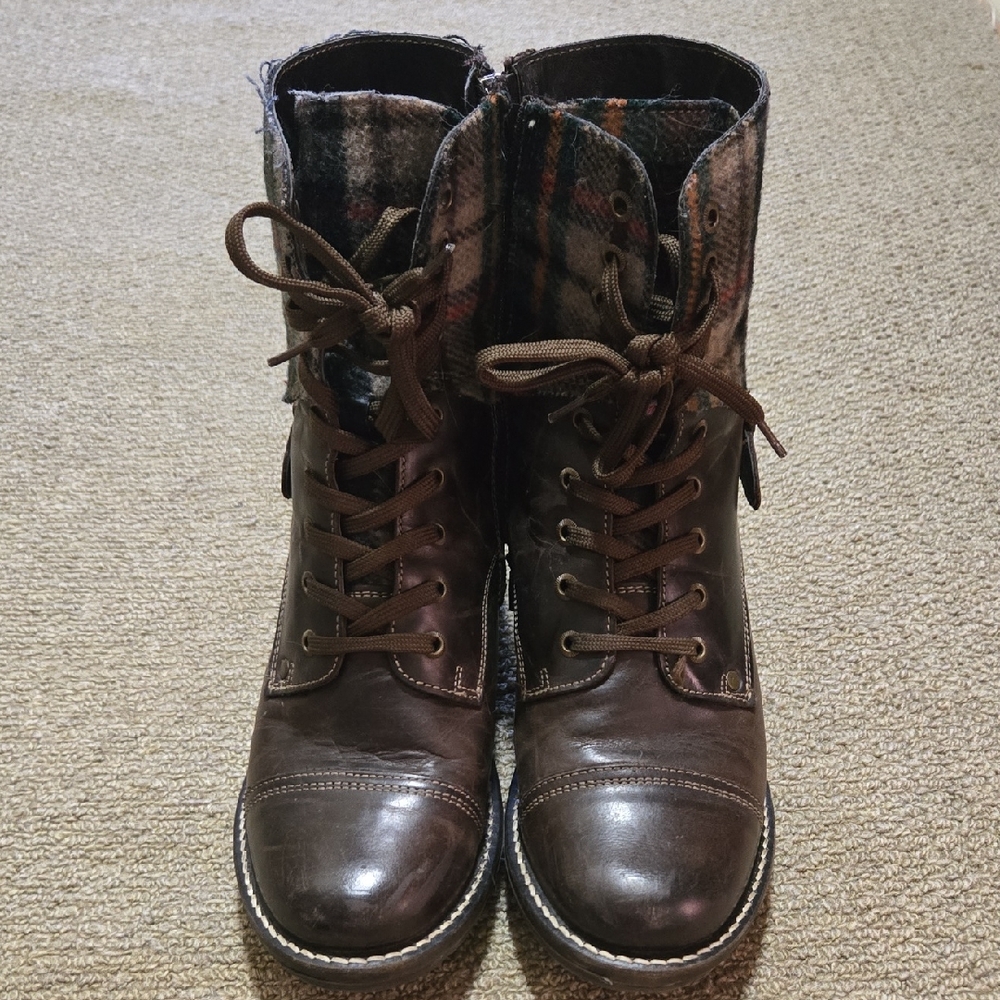 Brown Leather Lace-Up Boots